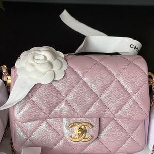 Chanel irescident pink caviar mini SOLD